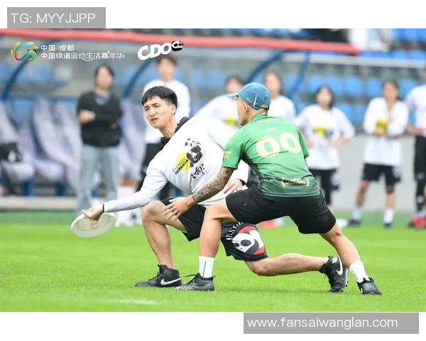 成都飞盘队在世界街舞大赛中以82分稳居积分榜首位